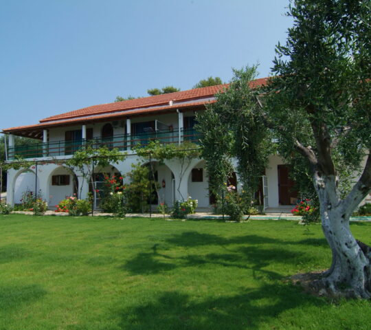 Villa Elaionas